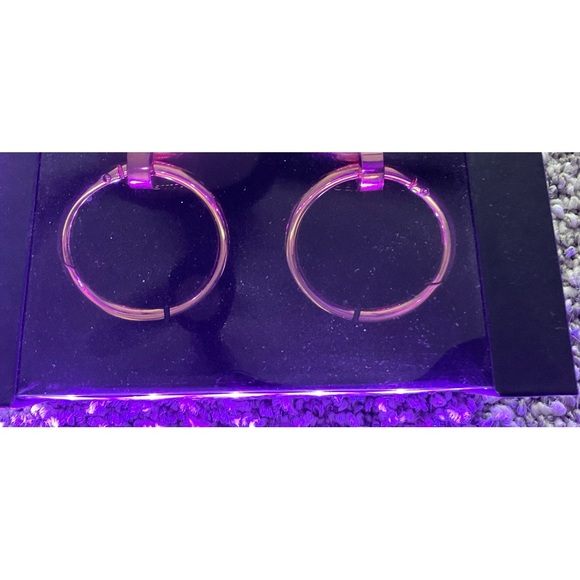 BNWT Rose Gold Handcuffs - Picture 3 of 3